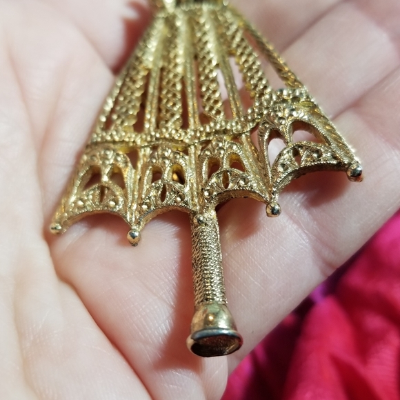 Vintage brooch umbrella Victorian Revival Style Parasol Pin gold tone filigree - Picture 5 of 10